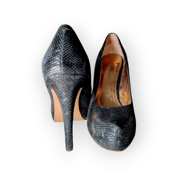 BCBGeneration Black Heels Elegant Design - Picture 3 of 8